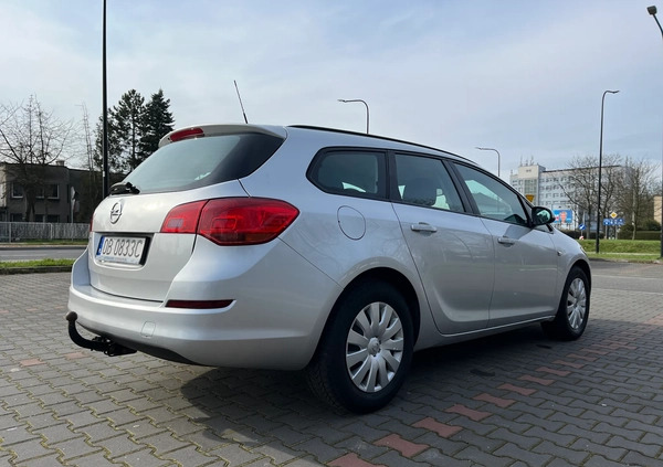 Opel Astra cena 21990 przebieg: 235000, rok produkcji 2011 z Gliwice małe 596